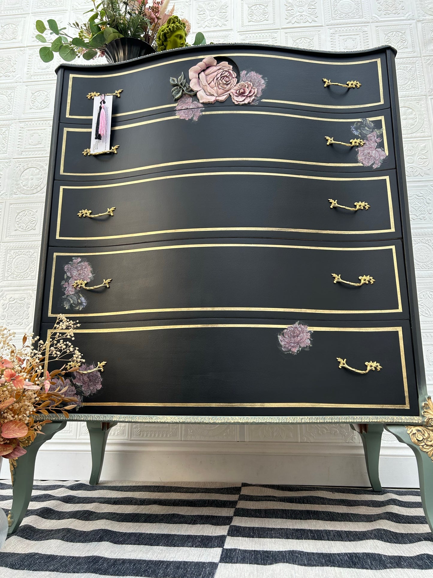 The Amore Emotivo Dresser