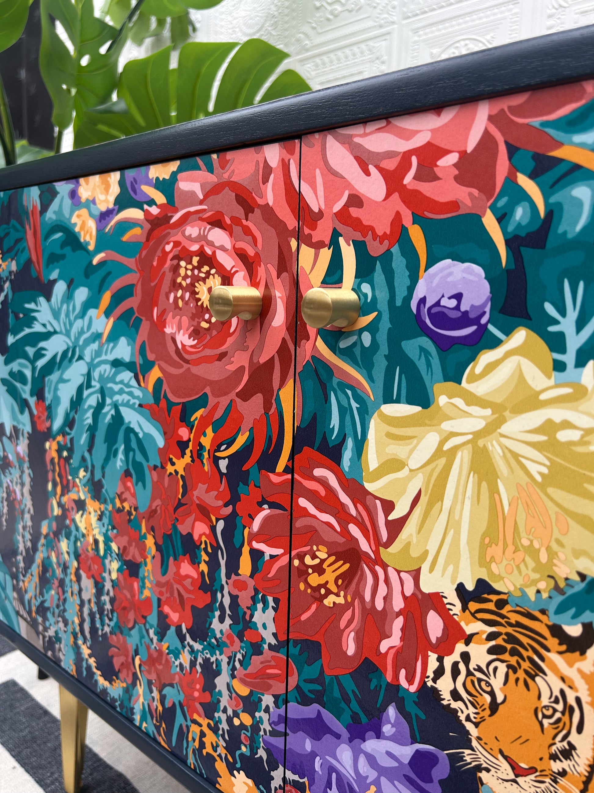 Gold Complimentary Hardware