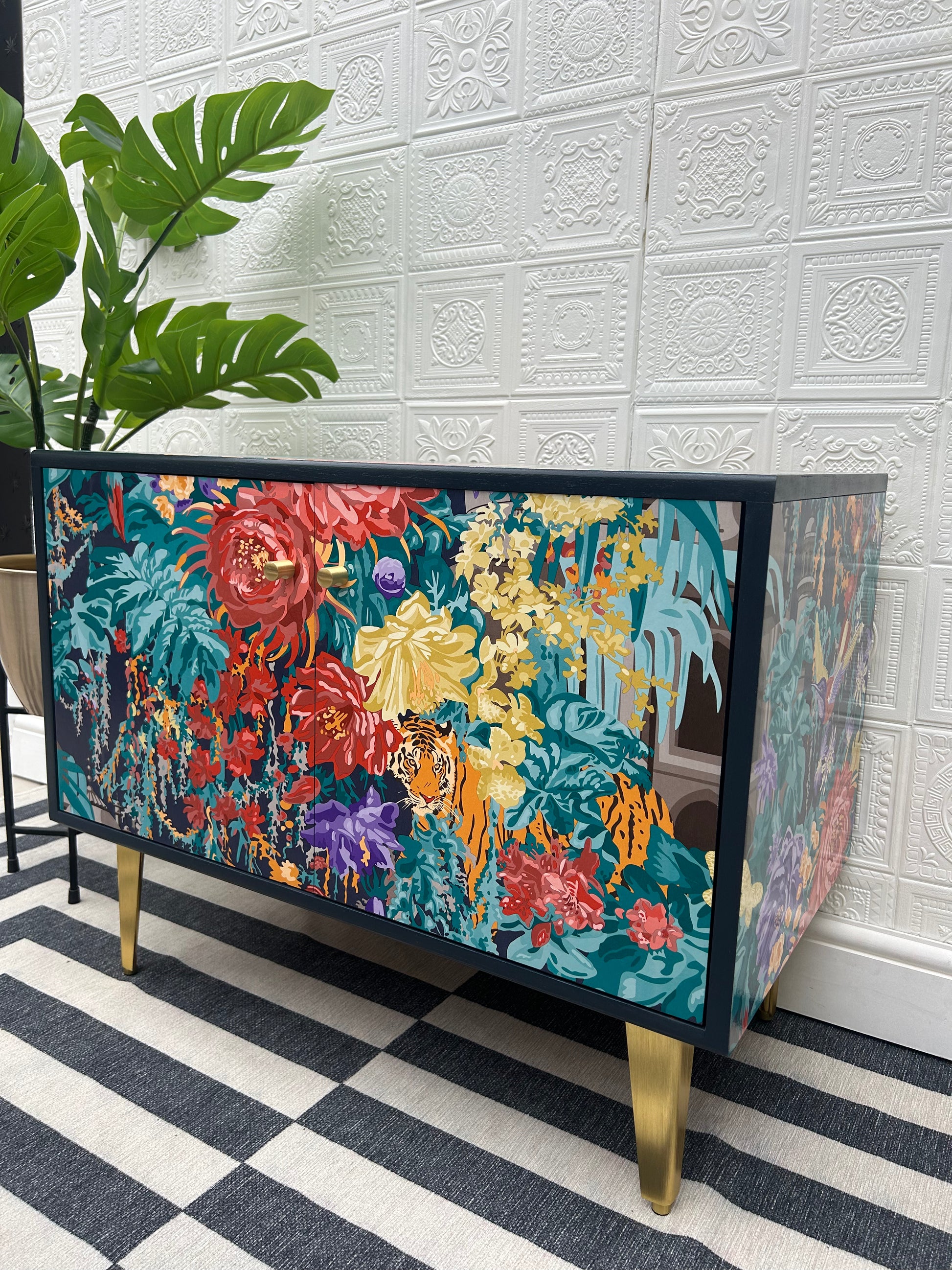 Chic Gold Modern Legs