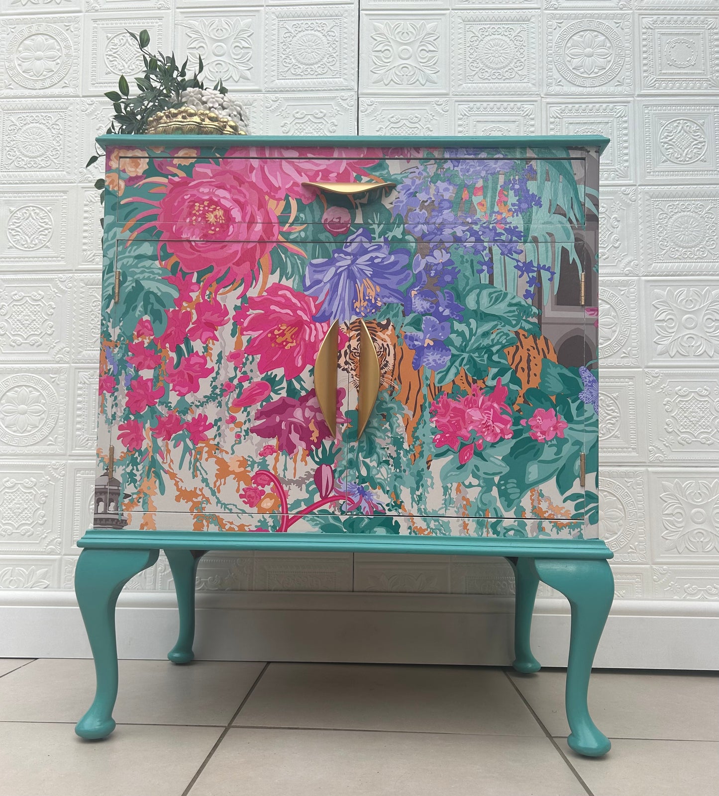 Lola Mughal Cabinet