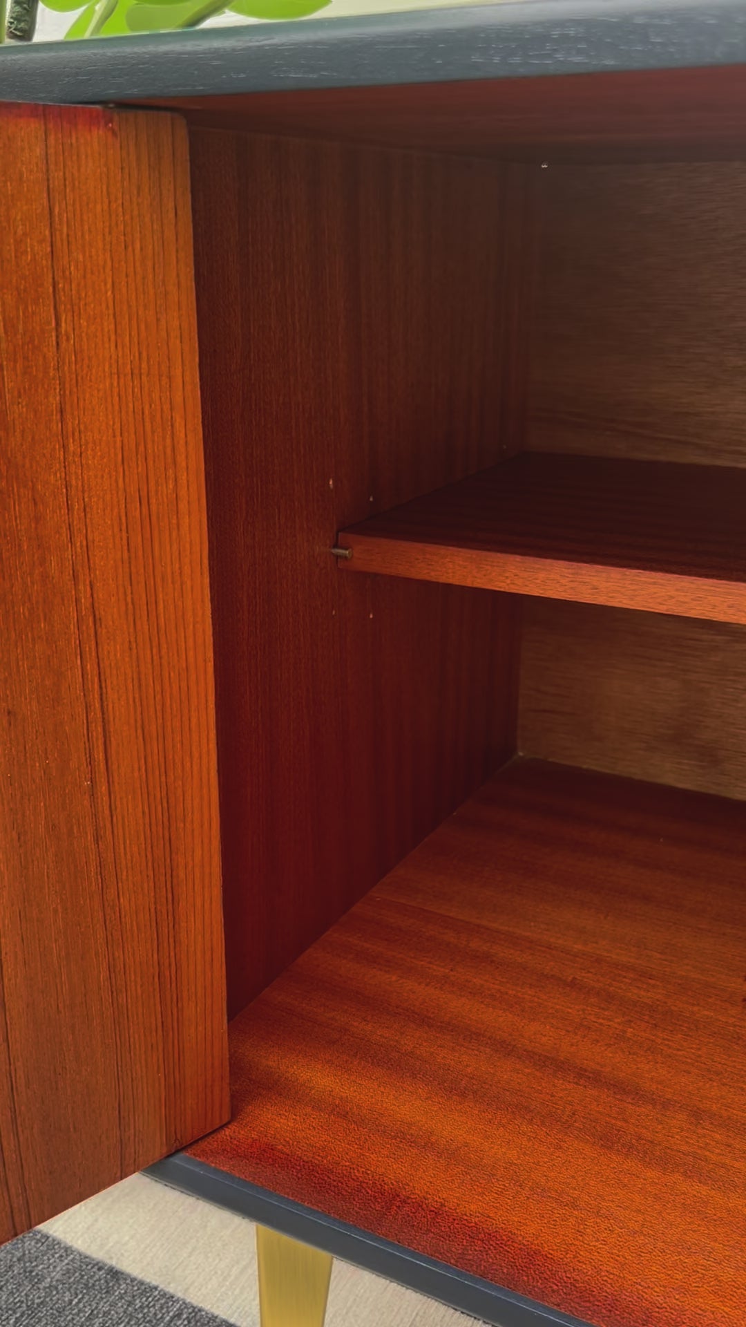 Internal Shelf for all your storage needs