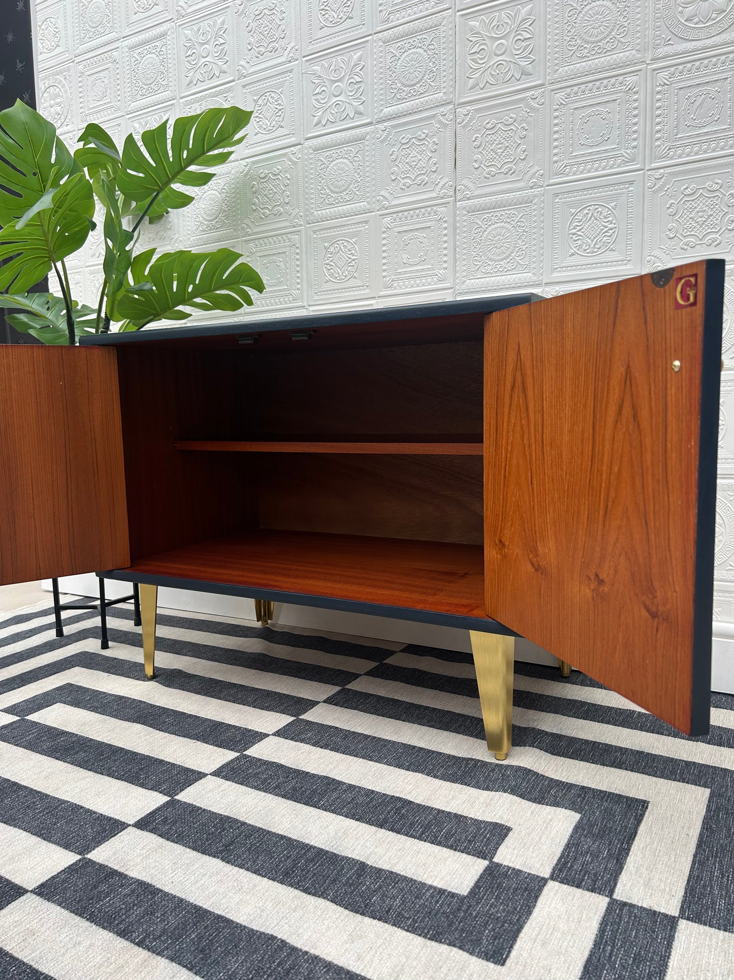 Orginal G-Plan Makers Mark, Rewaxed Interior with 1 shelf 