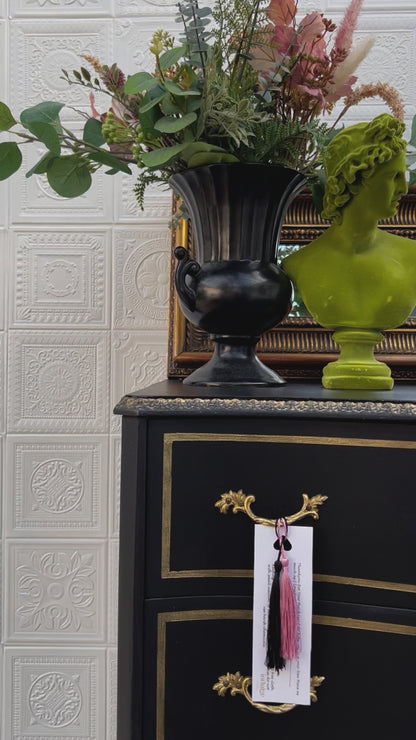 The Amore Emotivo Dresser